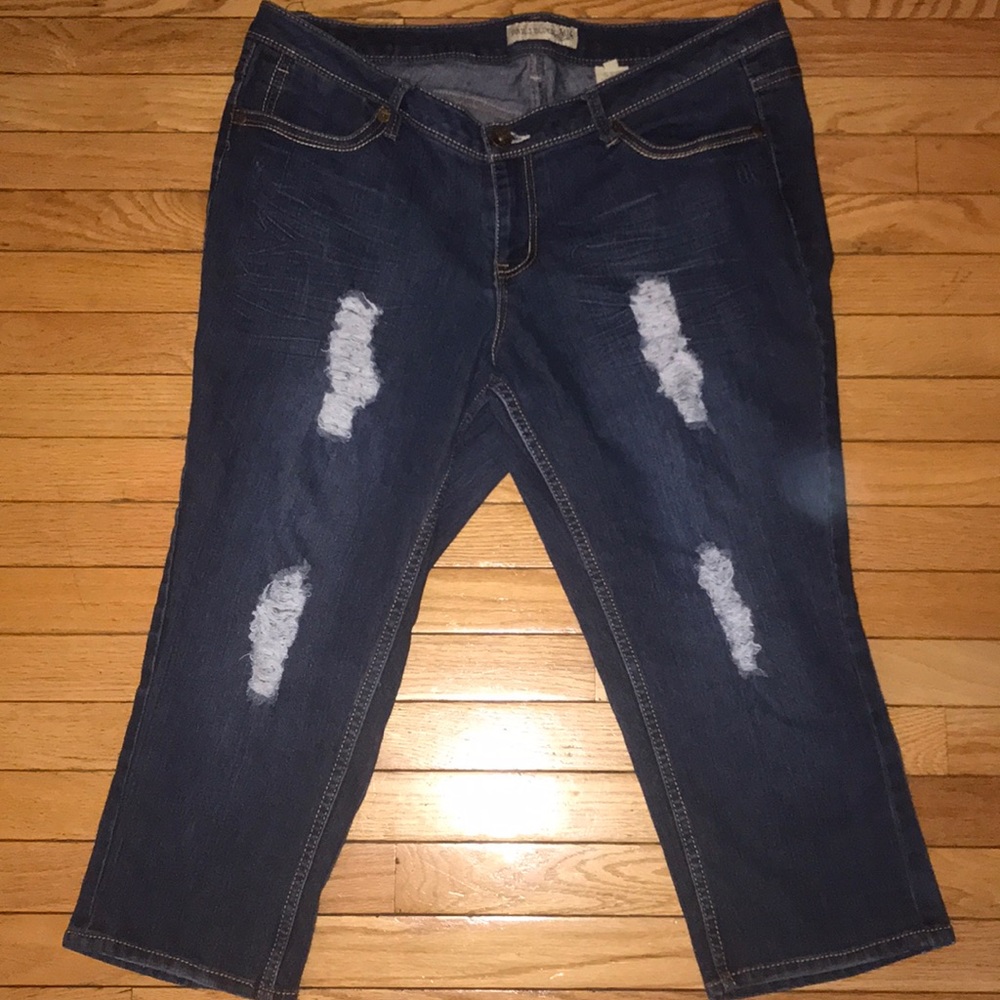 Woman’s Cutoff Jeans Ripped Size 20